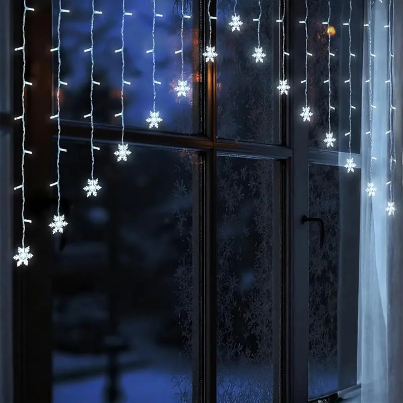 Besuche den Spetebo-Store Schneeflocken Lichtervorhang kalt weiß 71 LED 140x95cm Batteriebetrieb — Weihnachtsbeleuchtung