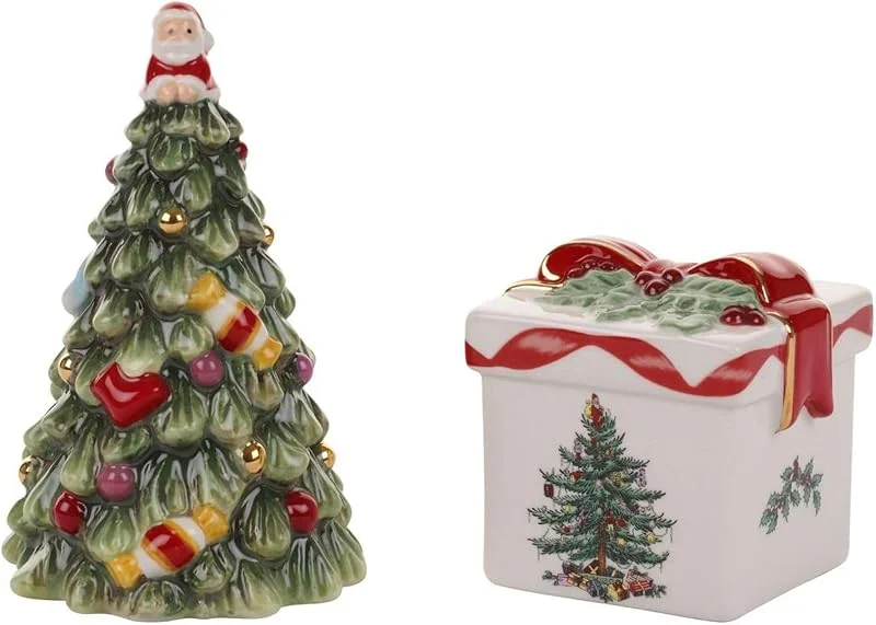 Marke: Spode Spode Salz- und Pfefferstreuer-Set mit Weihnachtsbaum und Gifta, 2-teilig, Feiertagsküche und Tischdekoration – festlicher Akzent für Zuhause, Weihnachtsgeschenk, Strumpffüller für Sammler und — Geschenkverpackung
