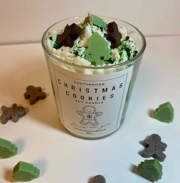 Marke: Generisch Christmas Cookies Candle, Duftkerze im Glas Weihnachten, Sojawachs Aromatherapie Kerze für Raumduft, Weihnachtskerze als Dessertkerze Deko, Advent, Weihnachten, Geburtstag, Herbstdeko, 220 g — Kerzenlicht Abendessen