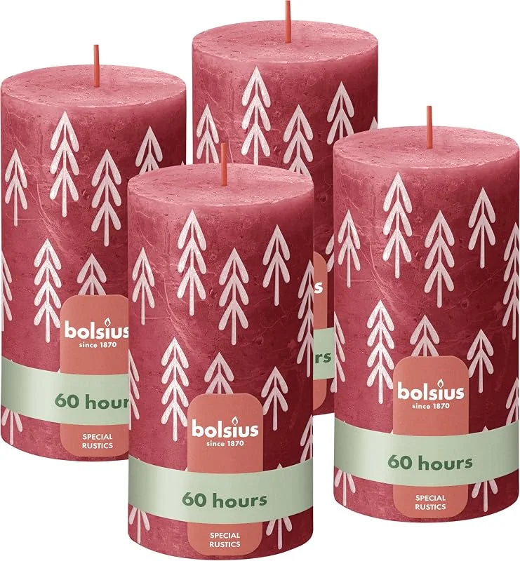 Besuche den bolsius-Store Bolsius Rustikale Stumpenkerzen Silhouette - Rot mit Aufdruck - 4 Stück - 13 x 7 cm - Lange Brenndauer - Haushaltskerze - Enthält Natürliches Pflanzenwachs - Ohne Palmö — Advent und Tisch