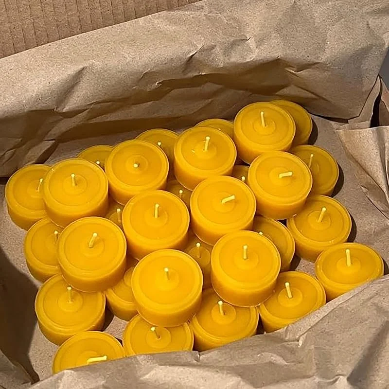 Besuche den HappBee-Store 30 HappBee® Marken Teelichter Bienenwachs honiggelb & duftend rein natürlich, Manufaktur handgefertigt, umweltbewusste Verpackung — Kerzenlicht Abendessen