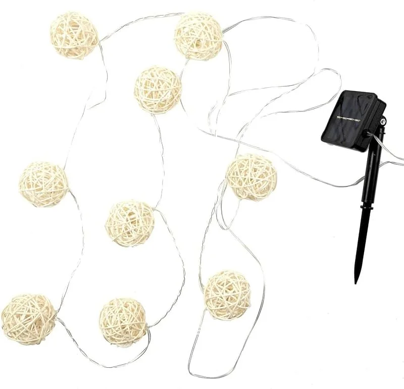 Besuche den HOME DECO FACTORY-Store HOME DECO FACTORY Solar-Lichterkette Außen Rattankugeln 165 cm Weiß — Weihnachtsbeleuchtung