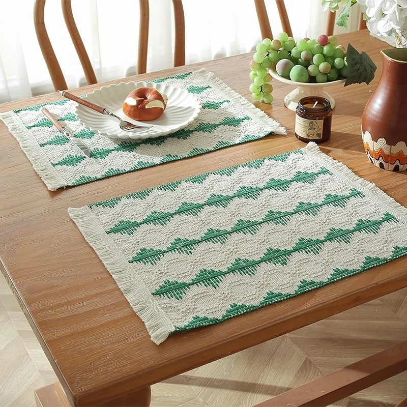Besuche den Epinki-Store Epinki Tischsets Weihnachten Quadratisch, 2Pcs Set Baumwolle Leinen Platzsets Weihnachten Modern Geflochten mit Laternen Muster, Tischmatte Esstisch Grün für Speisetisch Platz-Matten, 45x35CM — Küche & Haushalt