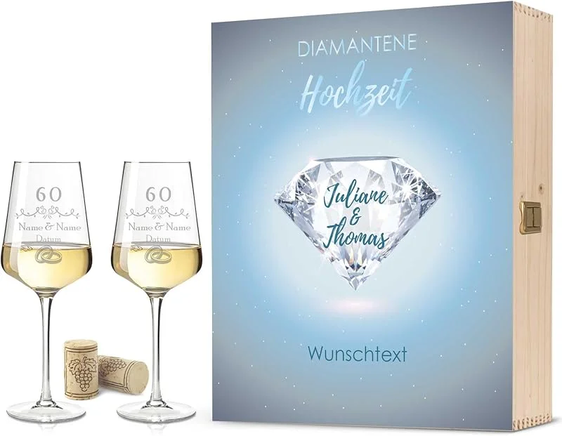 Besuche den GRAVURZEILE-Store GRAVURZEILE Weißweingläser mit Gravur - Diamantene Hochzeit - Holzkiste — Wein und Festtafel