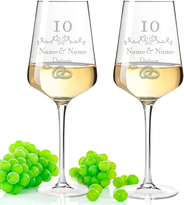 Besuche den GRAVURZEILE-Store GRAVURZEILE Weißweingläser mit Gravur - Rosenhochzeit 10 Jahre - Personalisiert mit Namen & Datum - Geschenk für Sie & Ihn zur Hochzeit Verlobung Jahrestag — Wein und Festtafel