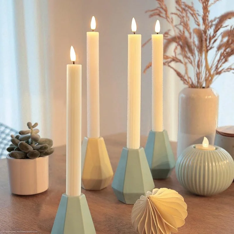 Besuche den hellum-Store hellum LED Stabkerzen 4 Stück creme, Timer & Fernbedienung für Esstisch — Advent und Tisch