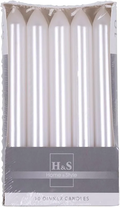 Besuche den DONAU HOME-Store Set Glatte Lackiert Stabkerzen, Metallic Weiß, 10 Stück im Karton, 17 x Ø 2 cm Unparfümiert, Zylindrische, Tafelkerzen zur Dekoration im Wohnzimmer, Bad, 6 Stunden Brenndauer — Kerzenlicht Abendessen