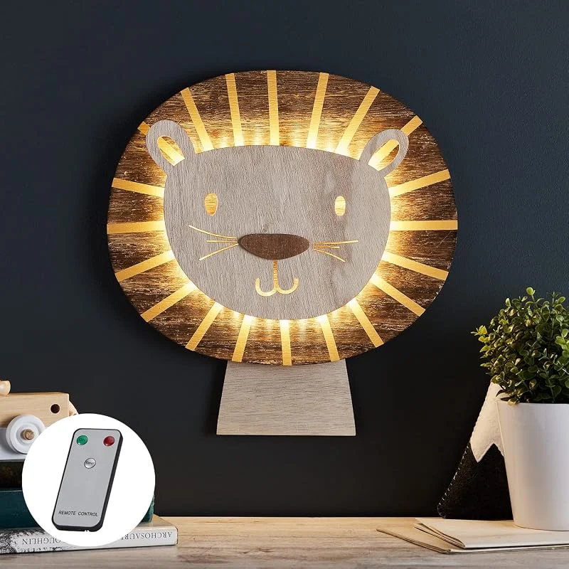 Besuche den Lights4fun-Store Lights4fun Holz-Wandlampe Löwe, mit 36 warmweißen LEDs, Batteriebetrieben, Nachtlicht Wandleuchte, mit Fernbedienung & Timer, Deko Kinderzimmer für Jungen & Mädchen — Kerzenlicht Abendessen
