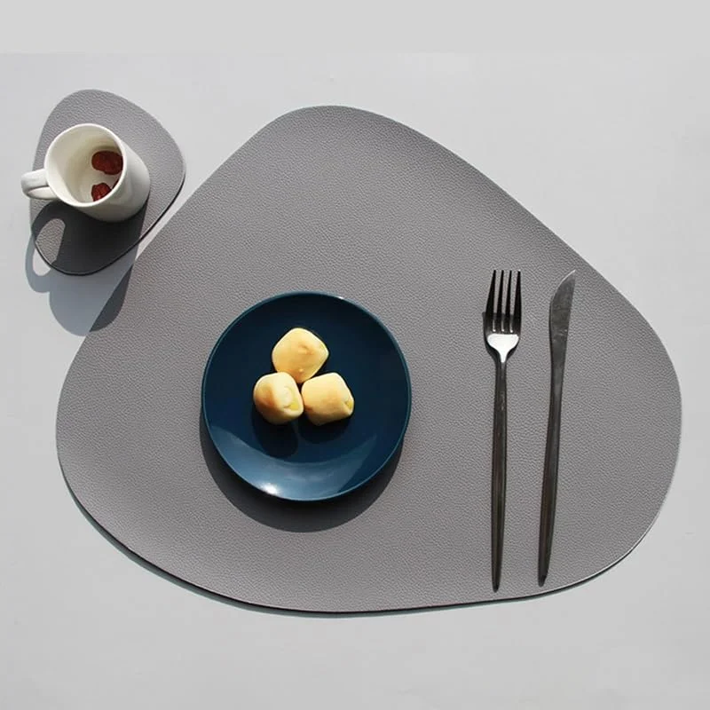 Besuche den Epinki-Store Epinki 2er Set Tischset Weihnachten Modern mit Untersetzer Dreieck 36.8x45CM, PU Leder Platzset Natur Einfarbig Anti-Rutsch, Tischuntersetzer Natur Grau für Küche Hotel — Küche & Haushalt