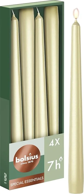 Besuche den bolsius-Store Bolsius Glatte Spitzkerzen - Metallic Silber-Weiß - Set 4 Stück im Karton - 24, 5 cm - Dekorative Haushaltkerzen - Brenndauer 7 Stunden - Unparfümierte - Natürliches Pflanzenwachs - Ohne Palmöl — Kerzenlicht Abendessen