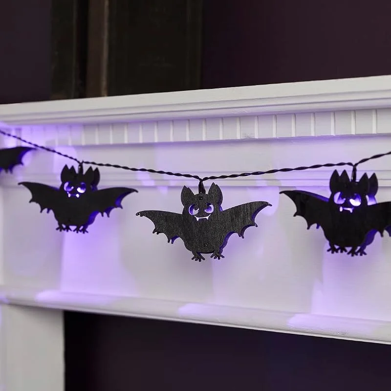 Besuche den Lights4fun-Store Lights4fun Fledermaus 10er LED Lichterkette Halloween Deko Indoor batteriebetrieb Timer Holz Deko Kinder Halloween Tischdeko Gruselig — Weihnachtsbeleuchtung