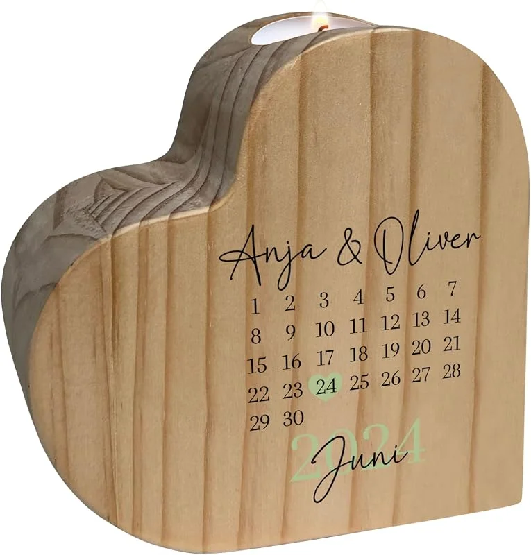 Besuche den True Statements-Store Personalisierter Teelichthalter Herz aus Holz – Kalender Grün mit Wunschnamen & Datum – Romantisches Teelicht Geschenk für Paare, Jahrestag, Valentinstag, Hochzeit – Holzherz 10 x 10 x 5 cm — Advent und Tisch