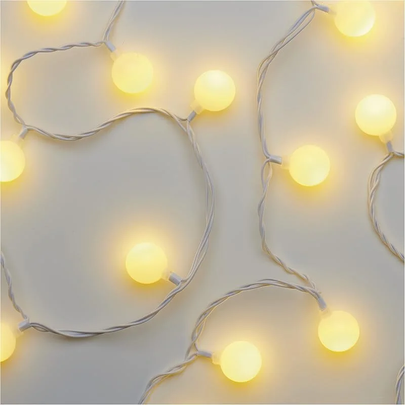 Besuche den EMOS-Store EMOS LED-Lichterkette Cherry warmweiß für Innen und Außen, 4m lange Weihnachtslichterkette mit 40 LEDs in Kugelform 2, 5cm, 6h Timer, Netzteil und Transformator, für Partys, Weihnachten, Deko — Weihnachtsbeleuchtung