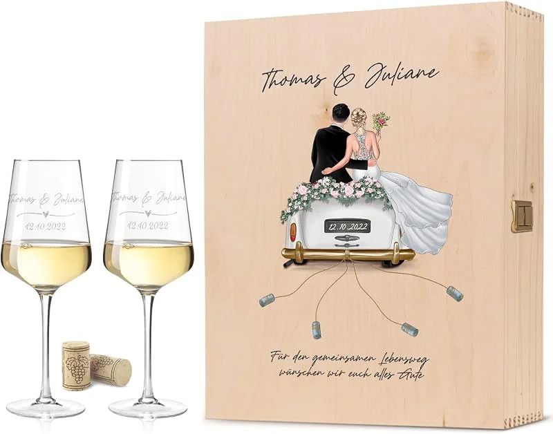 Besuche den GRAVURZEILE-Store GRAVURZEILE Weingläser mit Gravur - Hochzeitsauto & Wedding Love Weißweinglas inkl. Holzkiste - Personalisiertes Hochzeitsgeschenk für Brautpaar - Geschenk zur Hochzeit, Verlobung oder Jahrestag — Wein und Festtafel