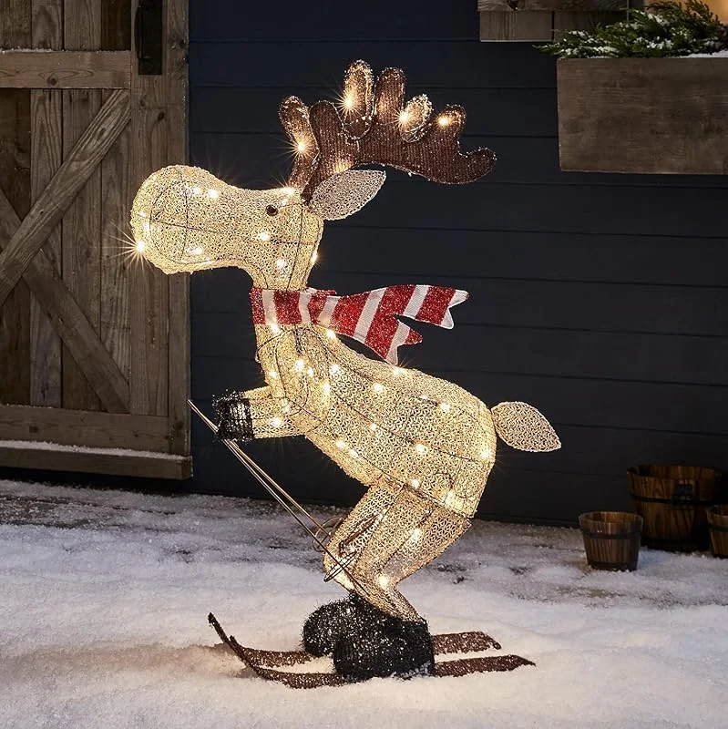 Besuche den Lights4fun-Store Lights4fun 50er LED Elch skifahrender Elch Weihnachtselch Weihnachtsbeleuchtung Außen Weihnachtsfigur mit Timer Figur innen und außen Weihnachtsdeko Outdoor