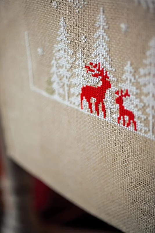 Besuche den Vervaco-Store Vervaco Stickpackung Tischläufer Zählmusterpackung Kreuzstich Winter im Wald Stickläufer zum Selbersticken Stickset Weihnachten Kreativ Set für Erwachsene 29 x 102 cm Kreatives Geschenk — Advent und Tisch