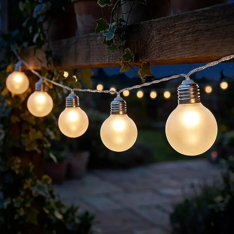 Besuche den Spetebo-Store Spetebo Lichterkette 8 LED Glühbirnen für Außen und Innen batteriebetrieben - 110 cm - Garten Dekobeleuchtung mit transparenten Lampen - Outdoor Deko Beleuchtung Glühbirnenlichterkette Stimmungslicht — Weihnachtsbeleuchtung